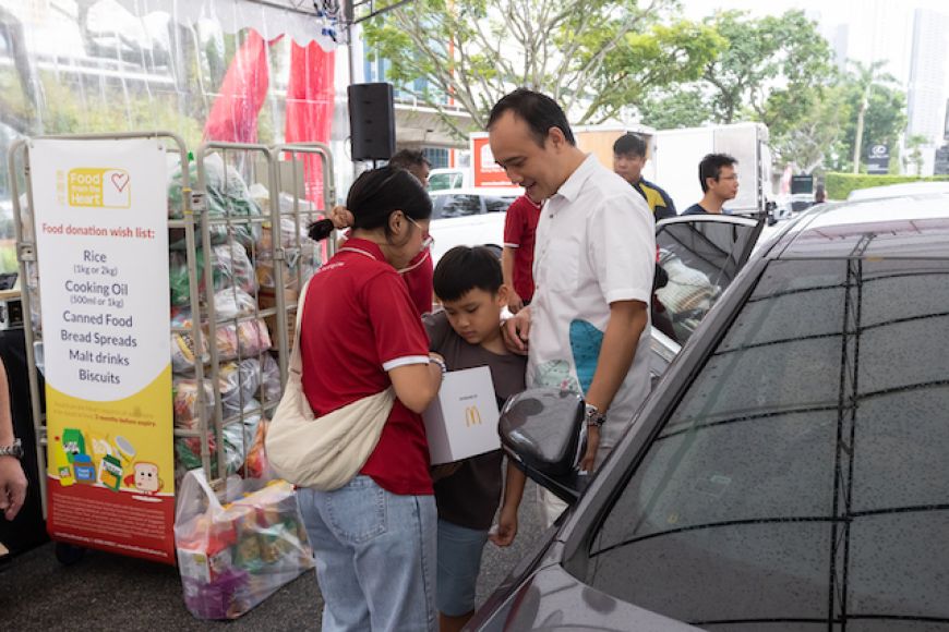 McDonald's Singapore sponsored treats for the first 100 donors who drove-thru each day!