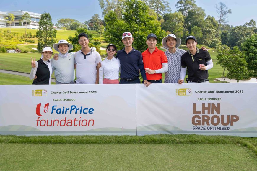 Golfers with Eagle Sponsors NTUC FairPrice Foundation and LHN Group