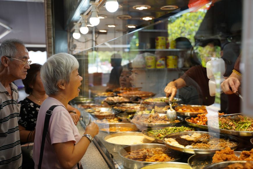 Credit: NicolasZhang | Our Project Belanja! beneficiaries ordering their food.